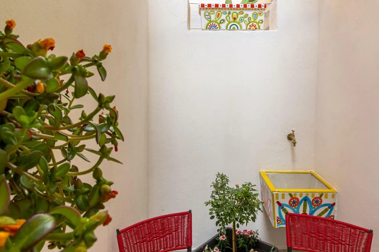 Guest Home Rose Giardini Naxos