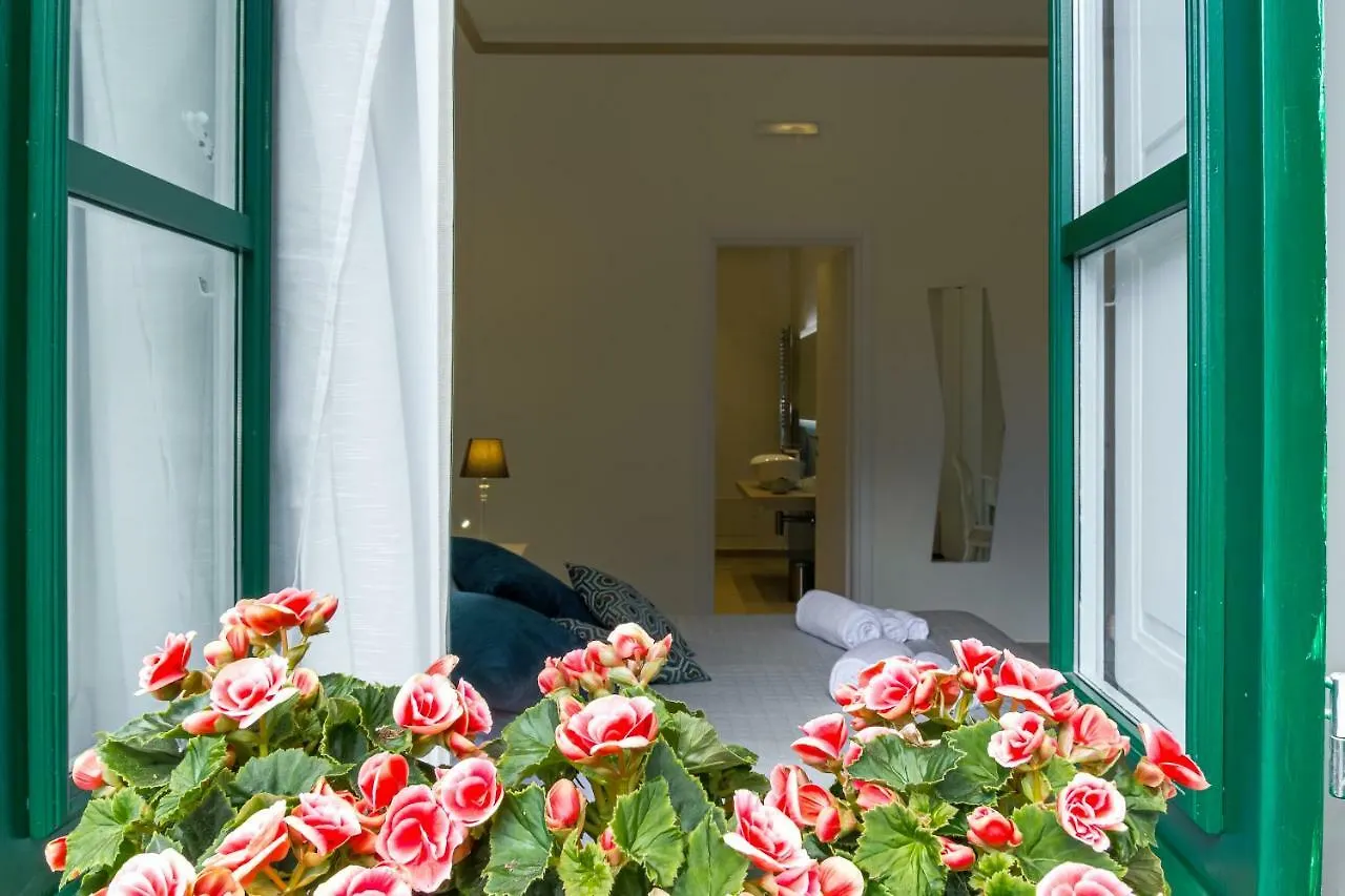 Konukevi Guest Home Rose Giardini Naxos İtalya